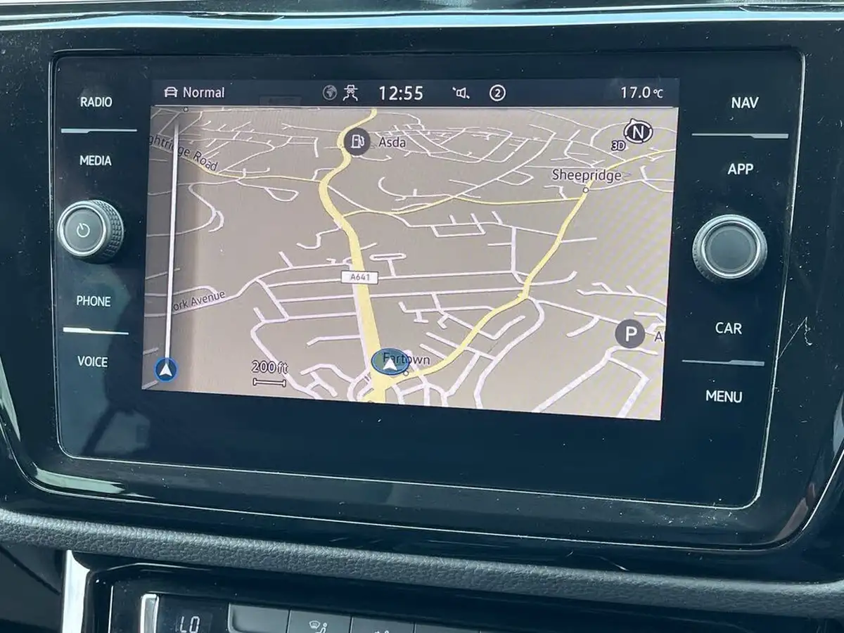 2021-volkswagen-touran-15-tsi-sel-big-19
