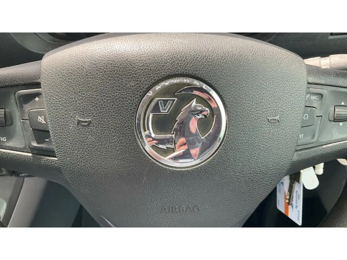 2020-vauxhall-vivaro-20td-3100-l2h1-elite-120pseu6dt-panel-big-23
