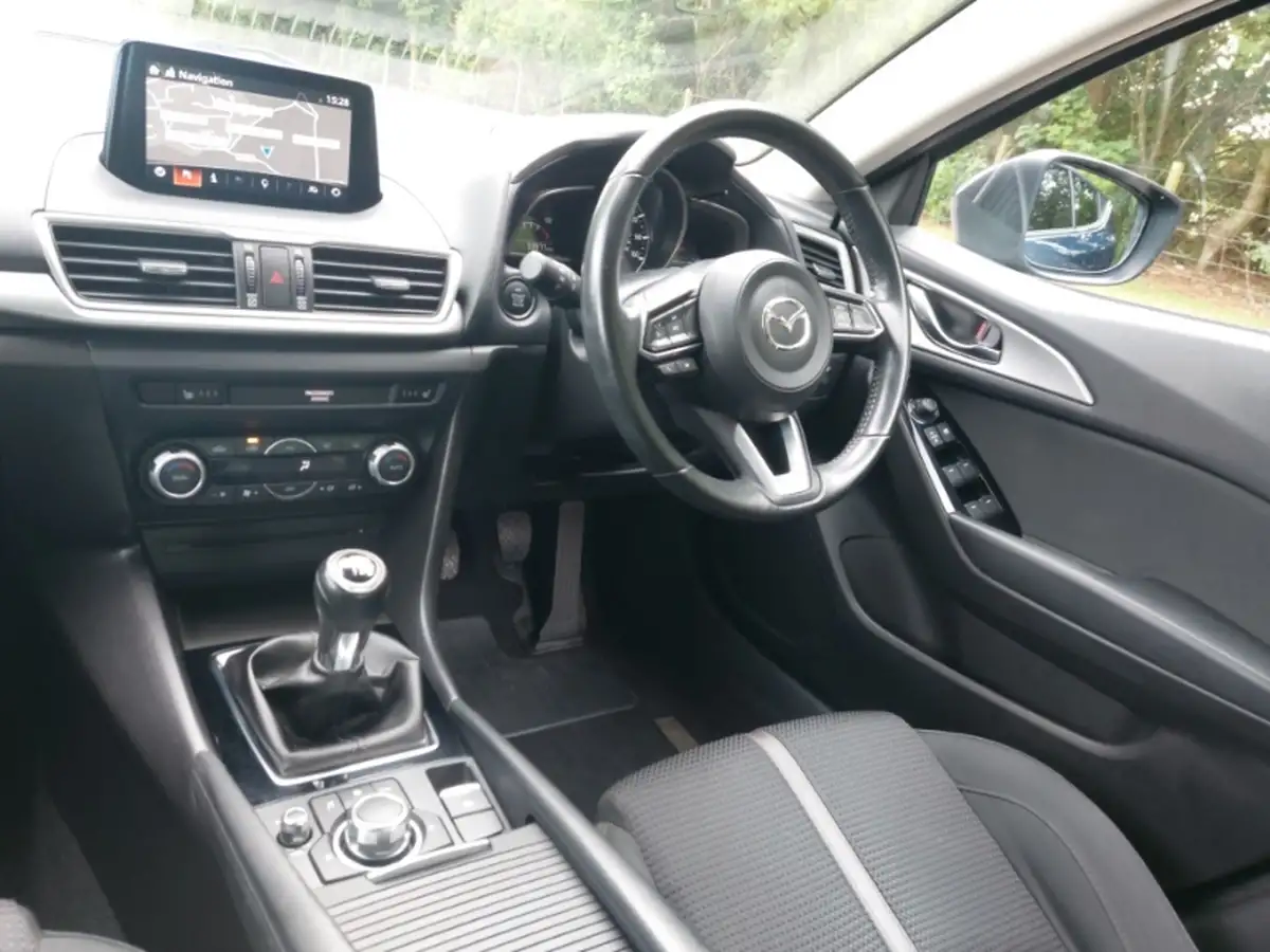 2018-mazda-mazda3-20-se-l-nav-fastback-4d-big-10