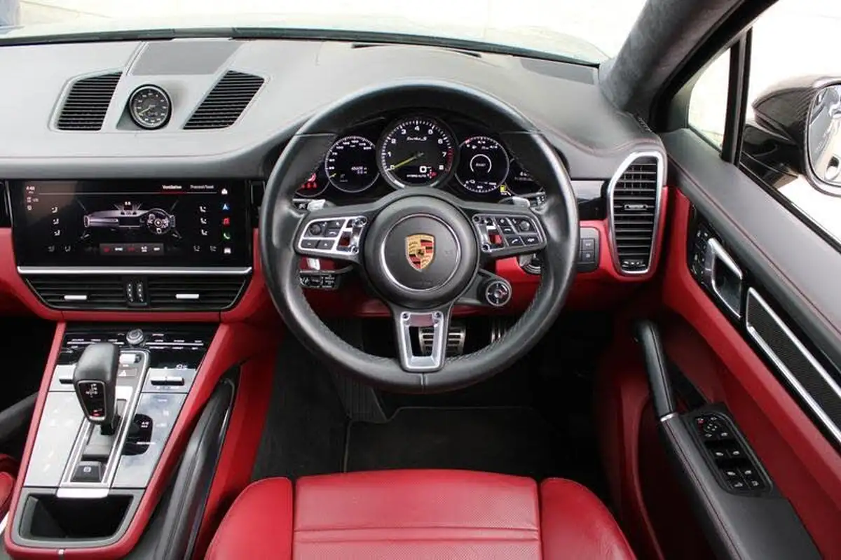 2022-porsche-cayenne-40-v8-turbo-s-e-hybrid-coupe-big-17