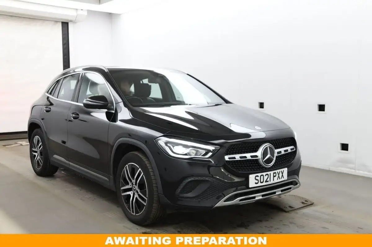 2021-mercedes-benz-gla-class-20d-gla-200d-sport-big-0