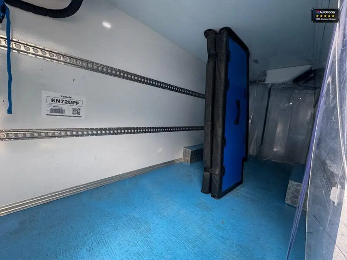 2023-mercedes-benz-sprinter-big-10