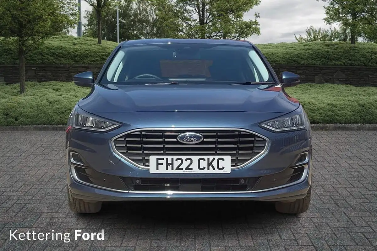2022-ford-focus-10t-titanium-vignale-155ps-hybrid-mhev-hatchback-big-3