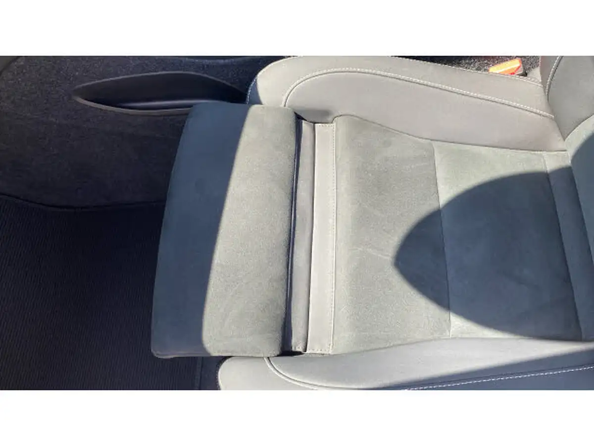 2024-volvo-xc40-20-b3-plus-big-26