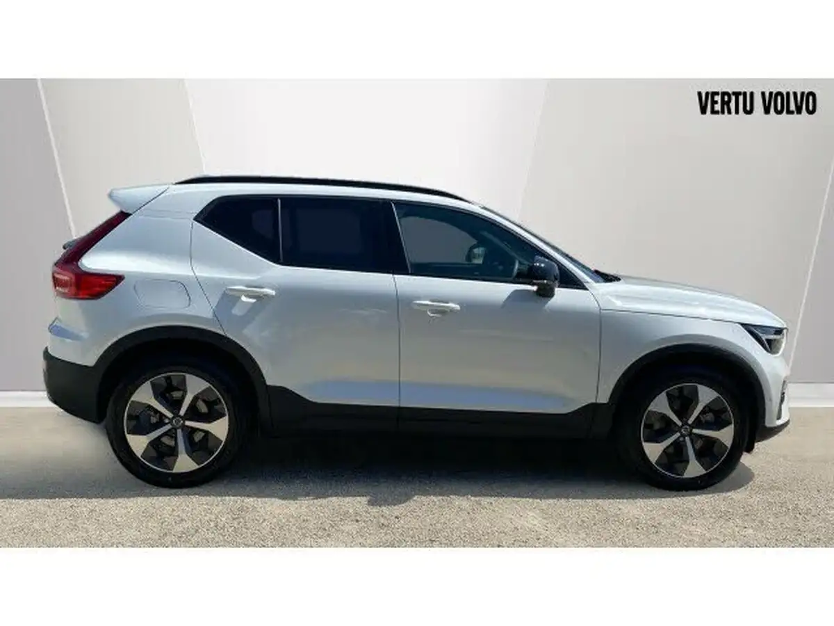 2024-volvo-xc40-20-b3-plus-big-2