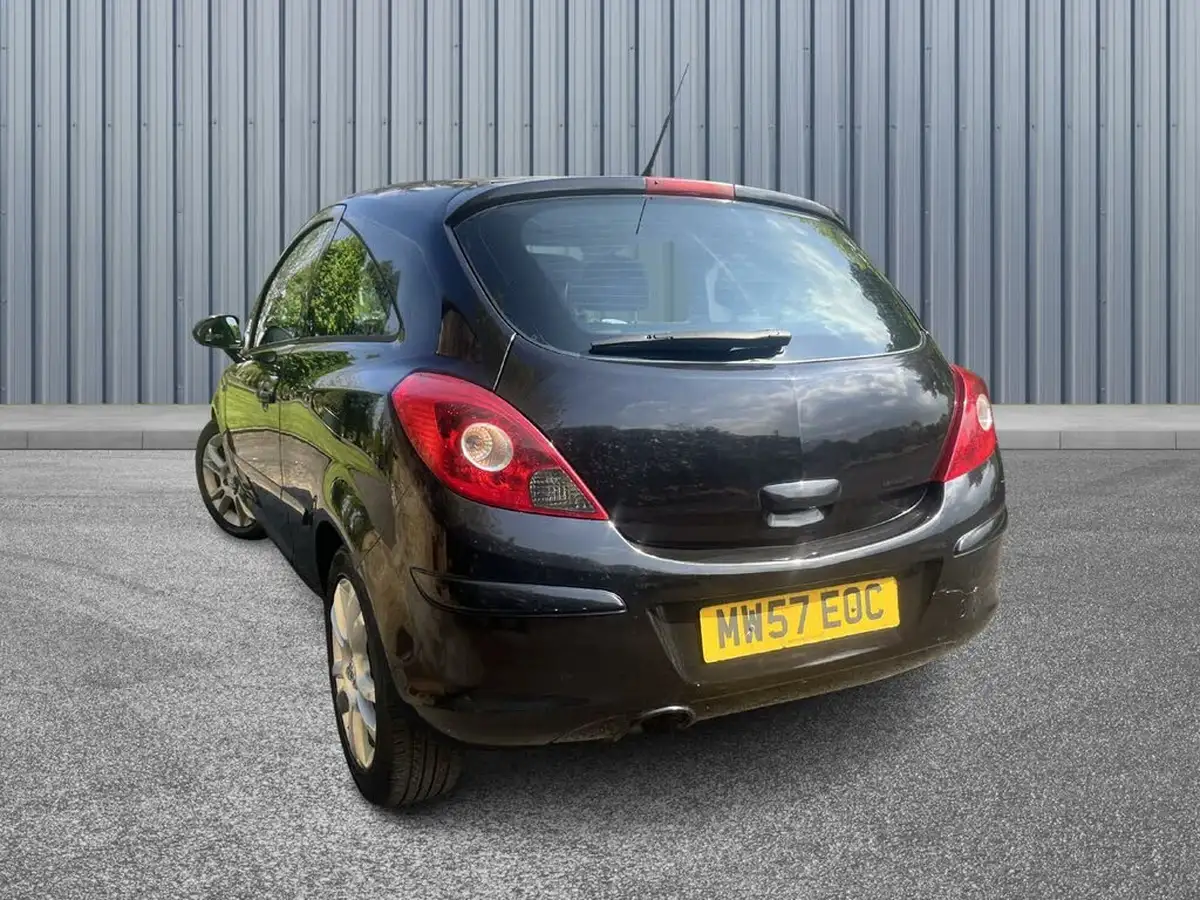 2008-vauxhall-corsa-12-sxi-3d-big-3