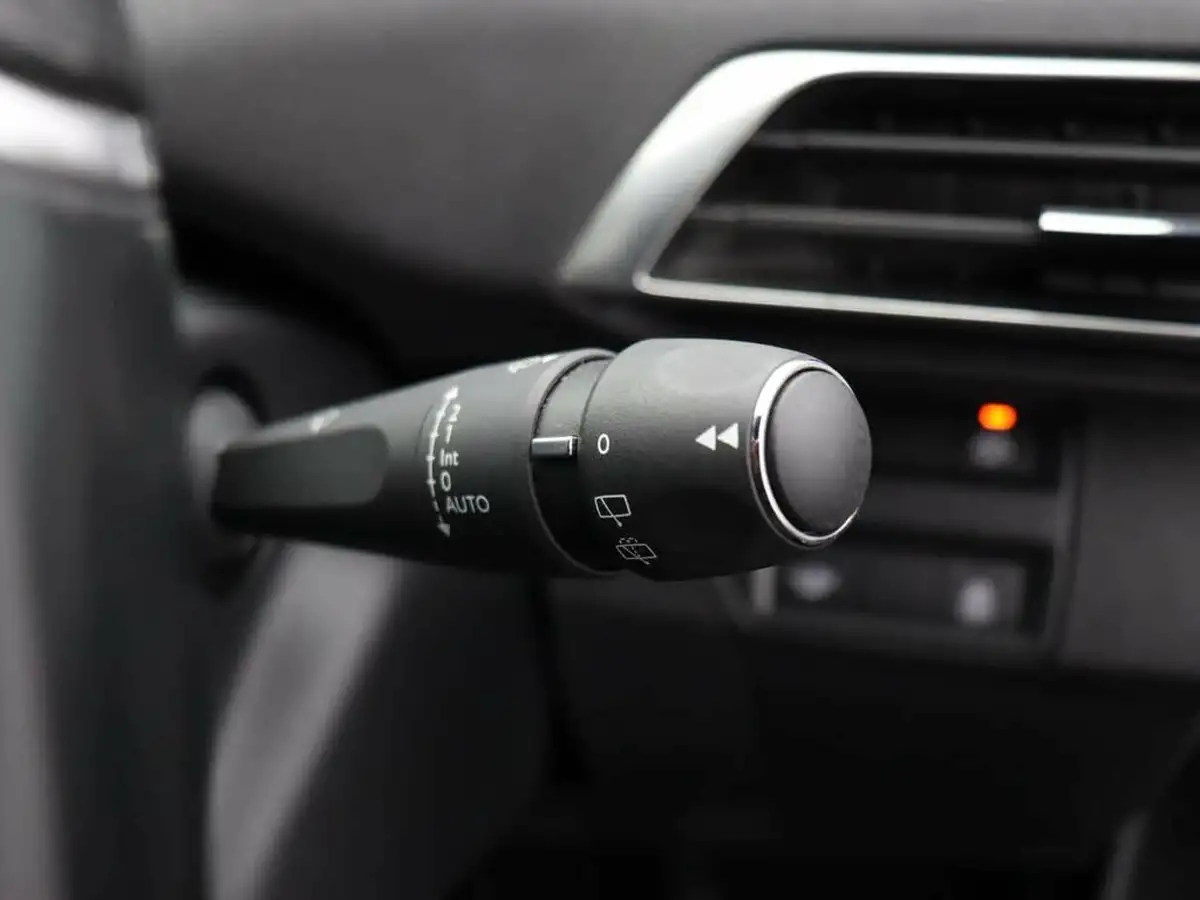 2021-peugeot-3008-suv-15-bluehdi-gt-big-45