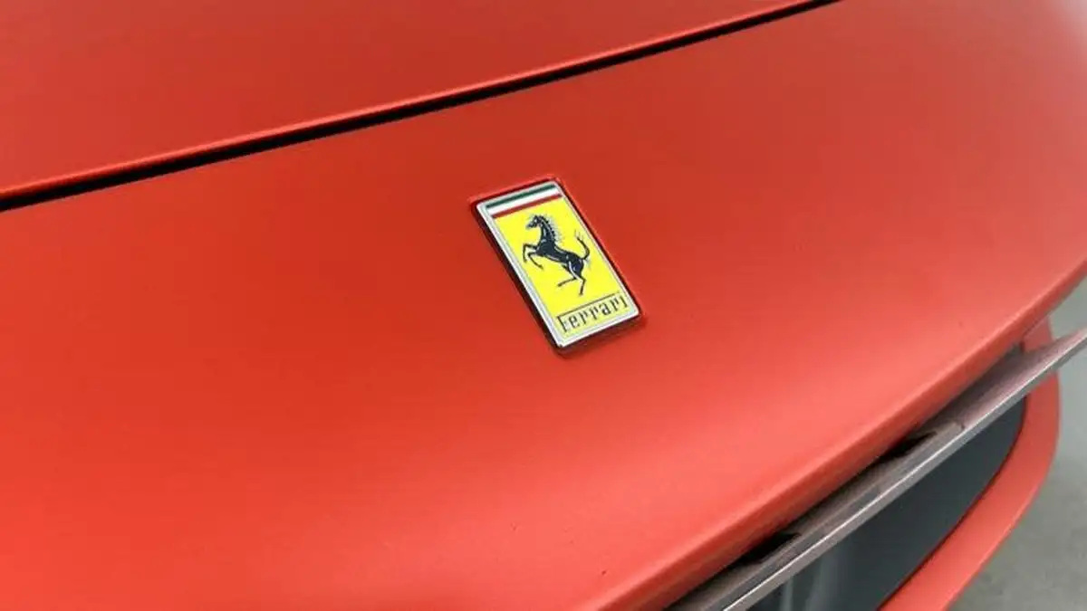 2021-ferrari-f8-spider-big-30