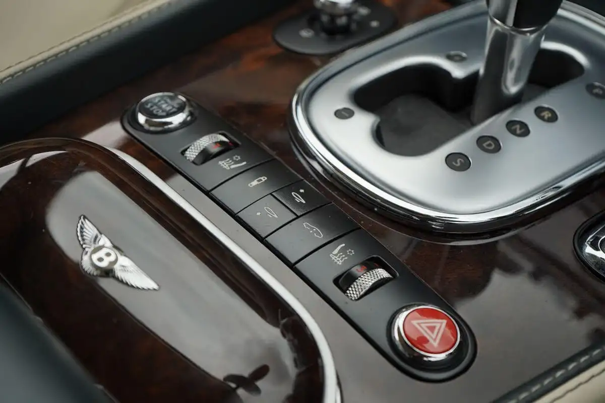 2013-bentley-continental-big-23