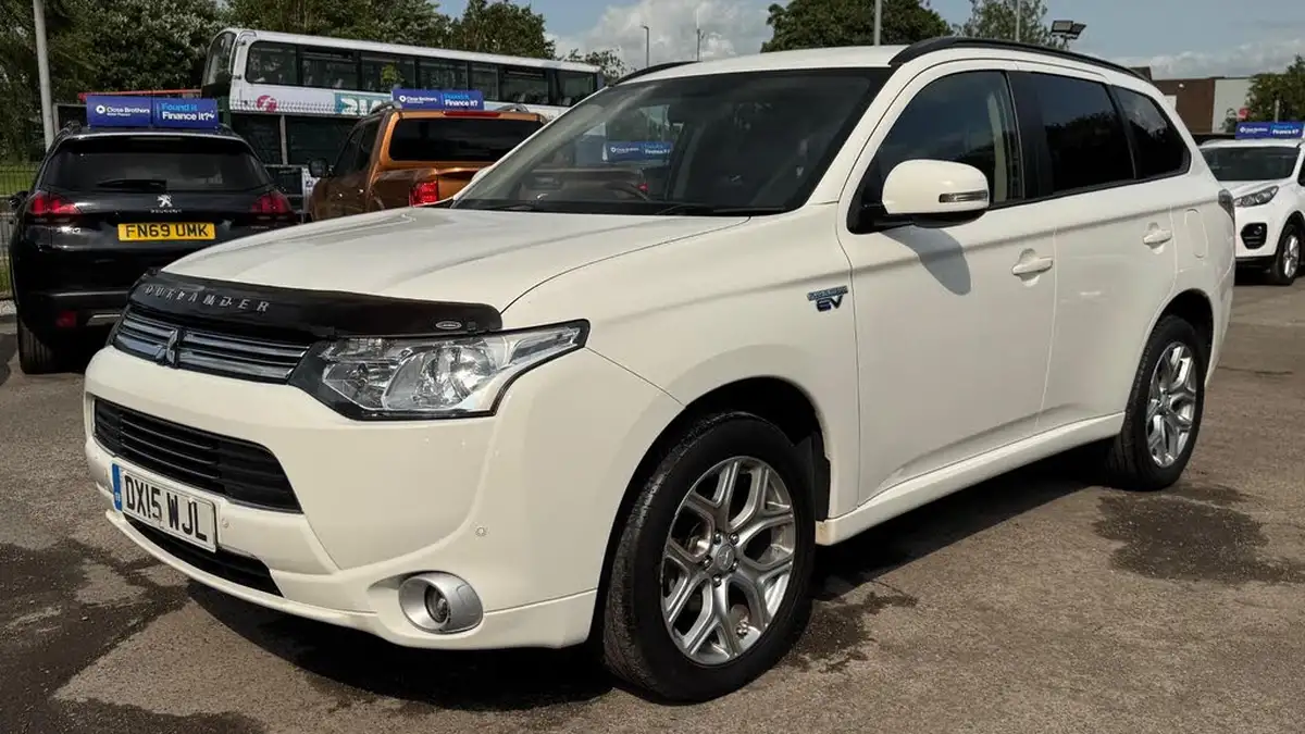 2015-mitsubishi-outlander-20-gx3h-phev-5st-big-7