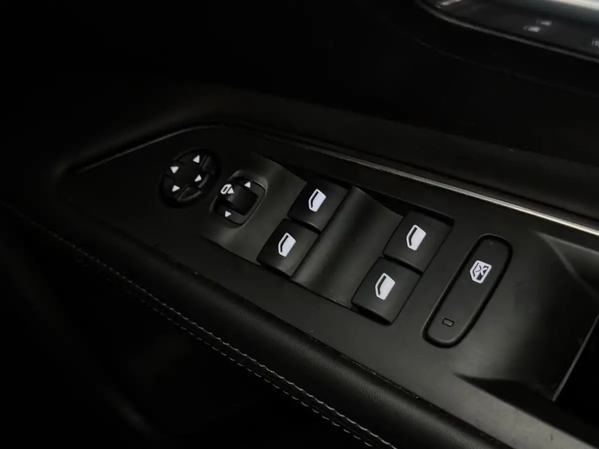 2017-peugeot-3008-suv-12-puretech-allure-big-24