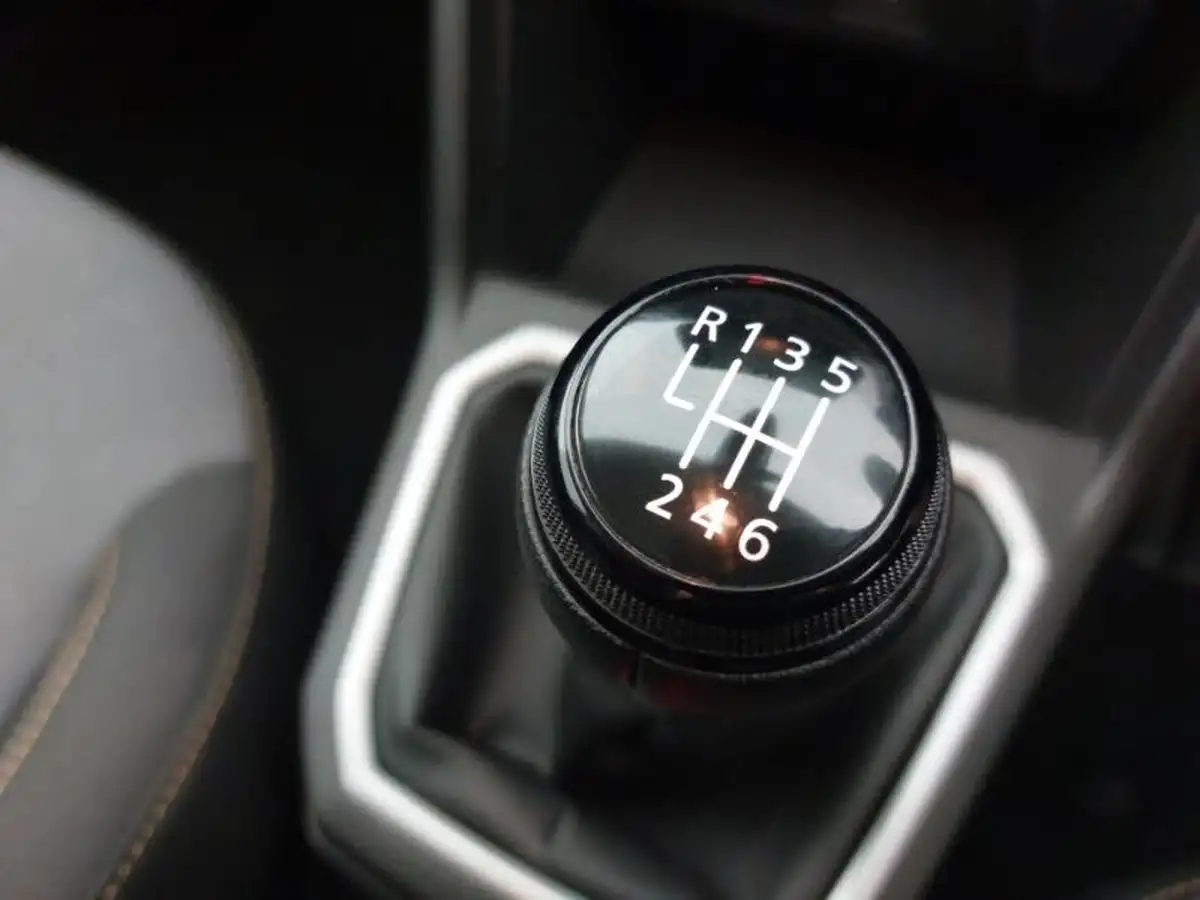 2024-dacia-sandero-stepway-10-tce-extreme-90bhp-big-18