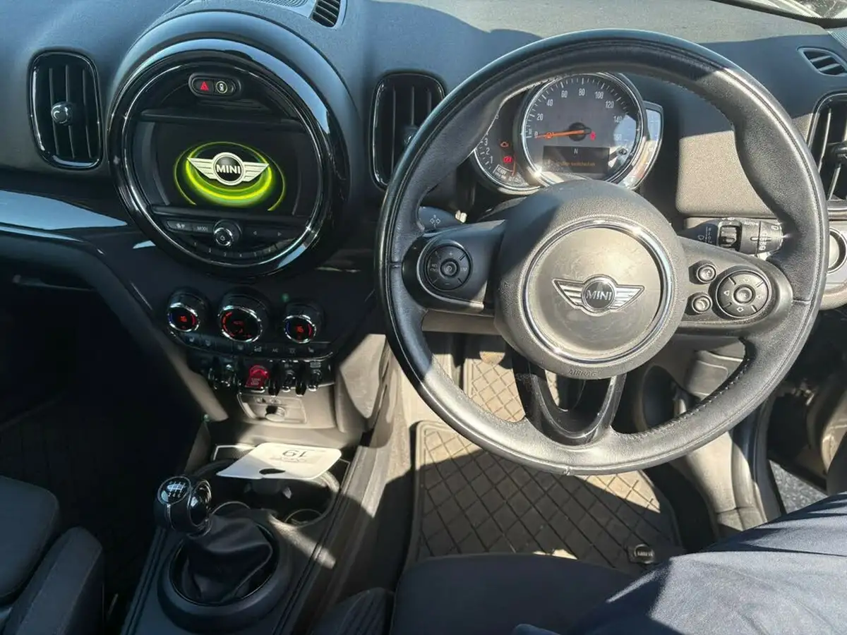 2017-mini-countryman-15-cooper-ss-big-10