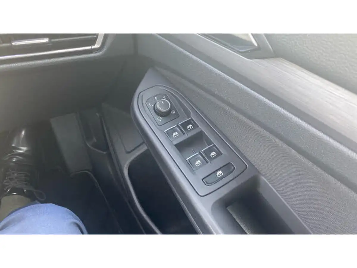 2021-volkswagen-golf-15-etsi-style-130ps-hatchback-big-23