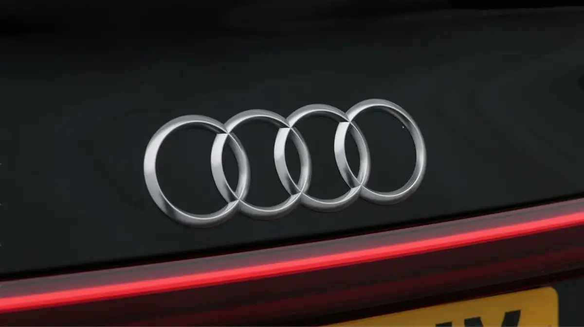 2022-audi-e-tron-50e-technik-sportback-big-21