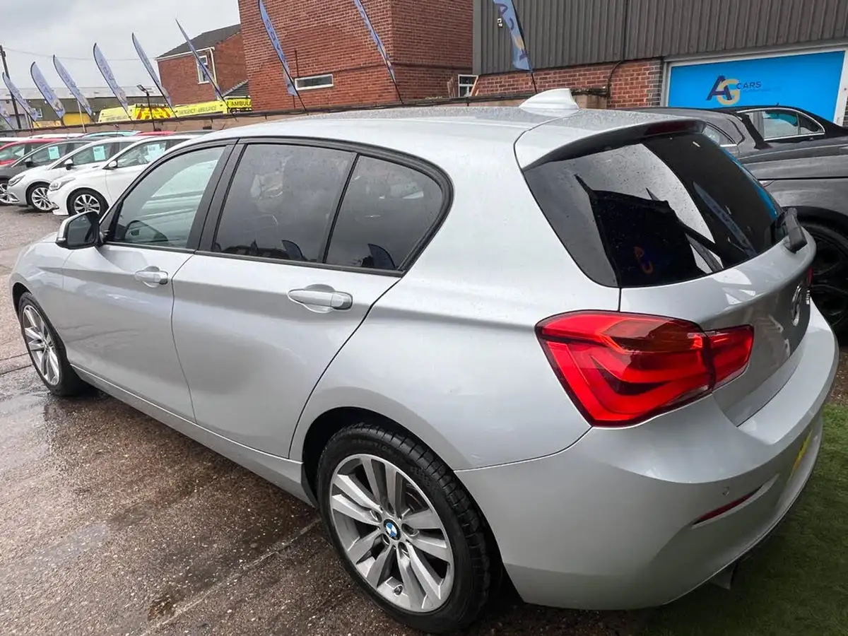 2016-bmw-1-series-15-118i-sport-5d-big-45