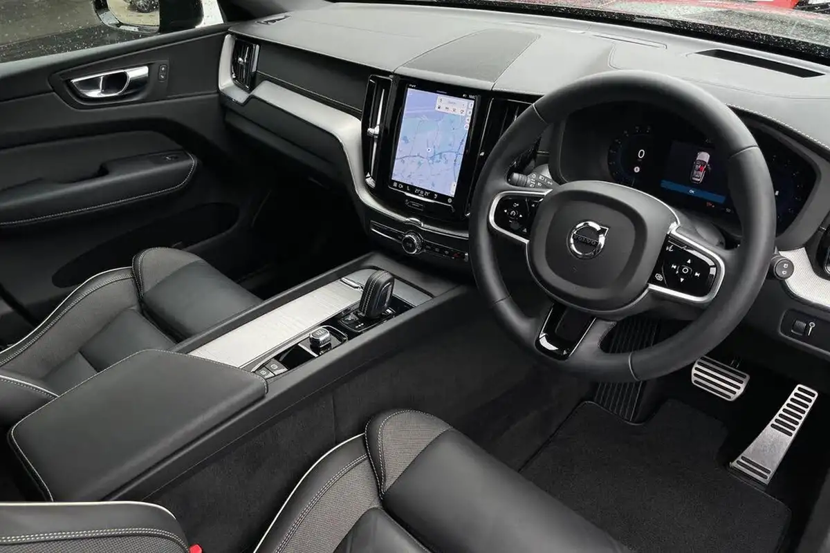 2021-volvo-xc60-20-b5-r-design-pro-awd-big-4