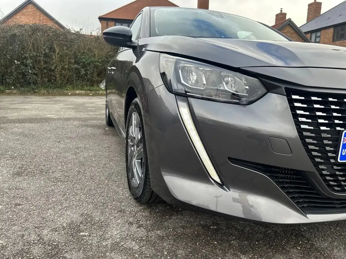 2022-peugeot-208-12-puretech-active-premium-100bhp-eat8-big-39