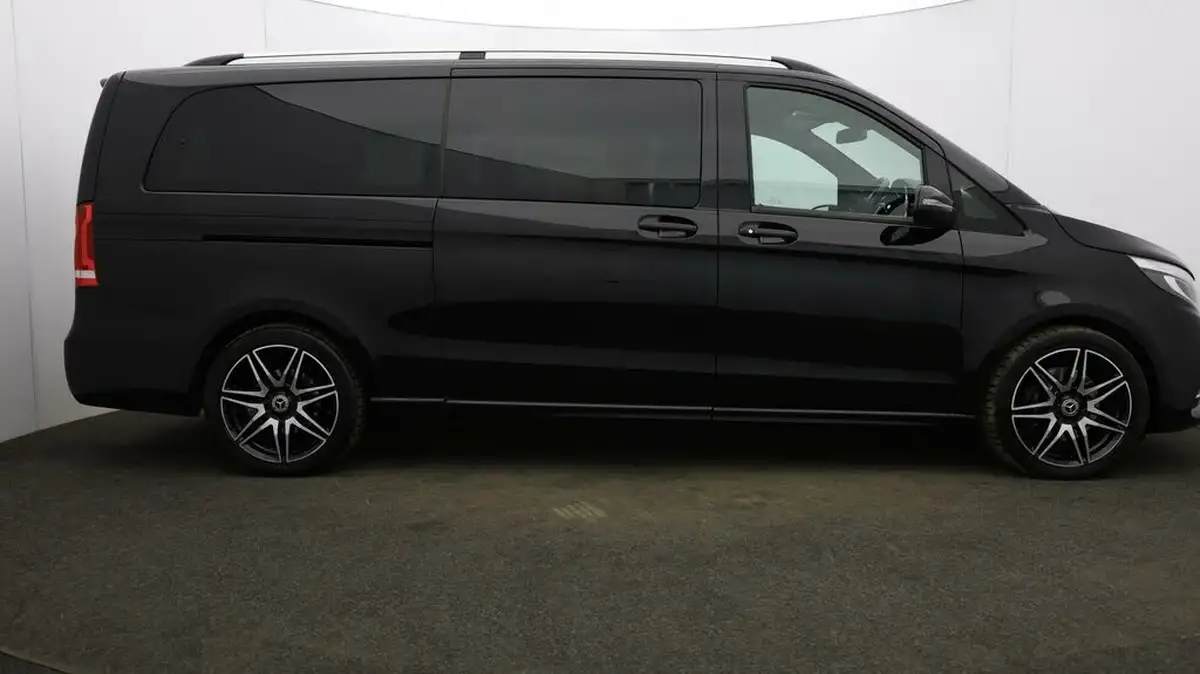 2020-mercedes-benz-v-class-20d-v300d-amg-line-extra-long-big-55