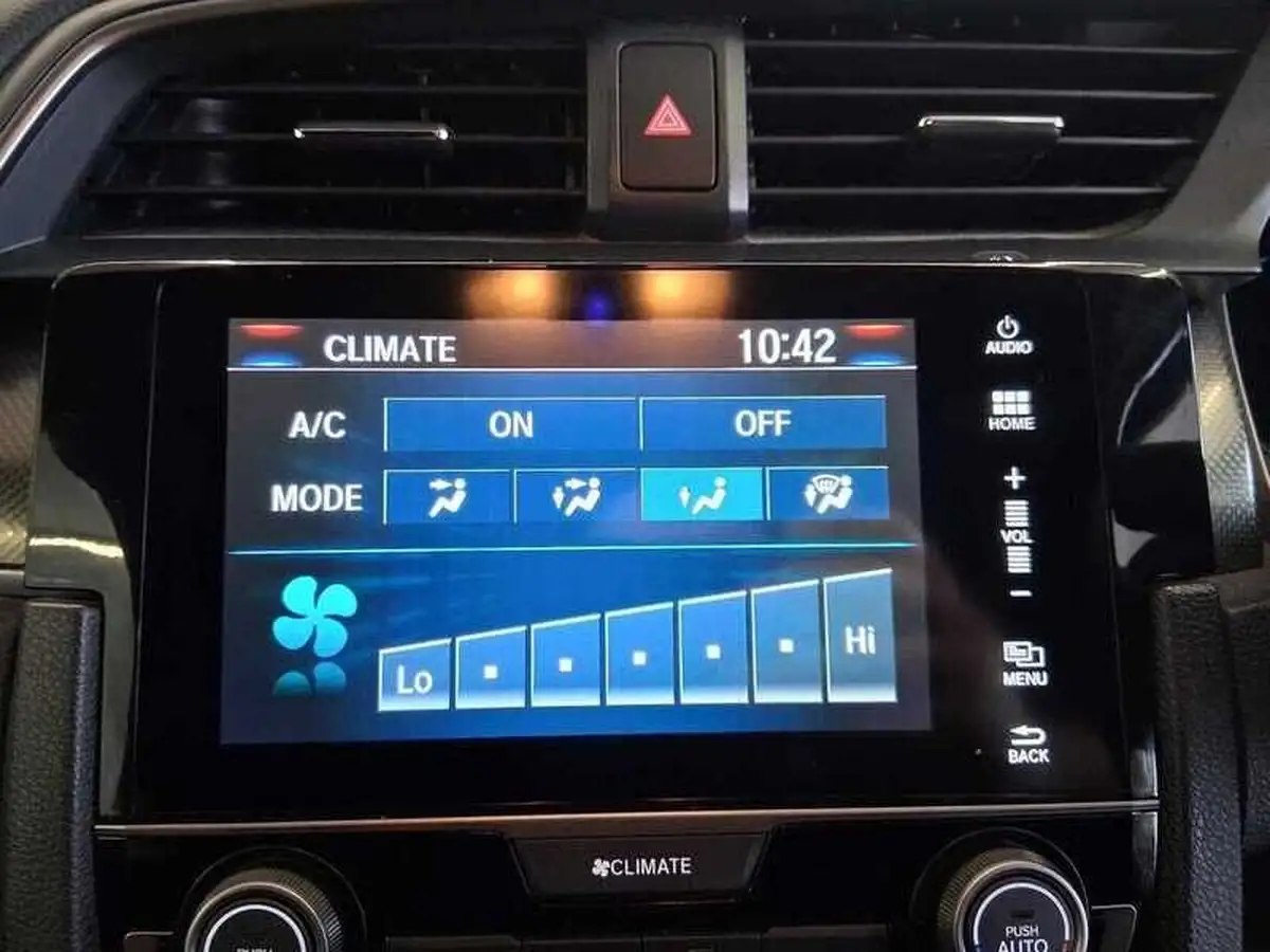 2019-honda-civic-10-vtec-turbo-sr-hatchback-5d-big-19