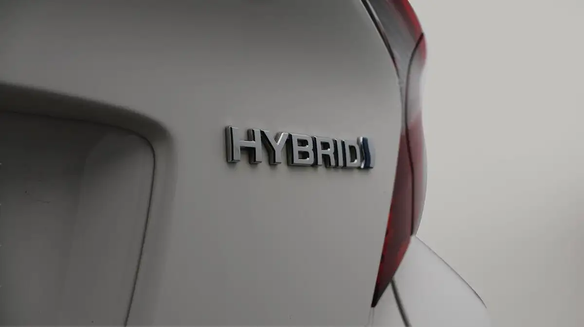 2020-toyota-c-hr-18-vvt-i-design-big-24