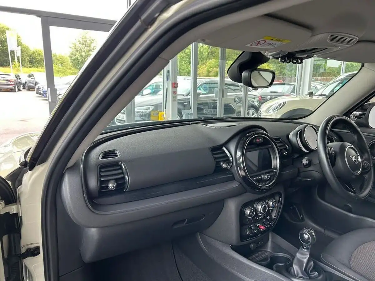 2018-mini-clubman-15-cooper-classic-ss-big-14