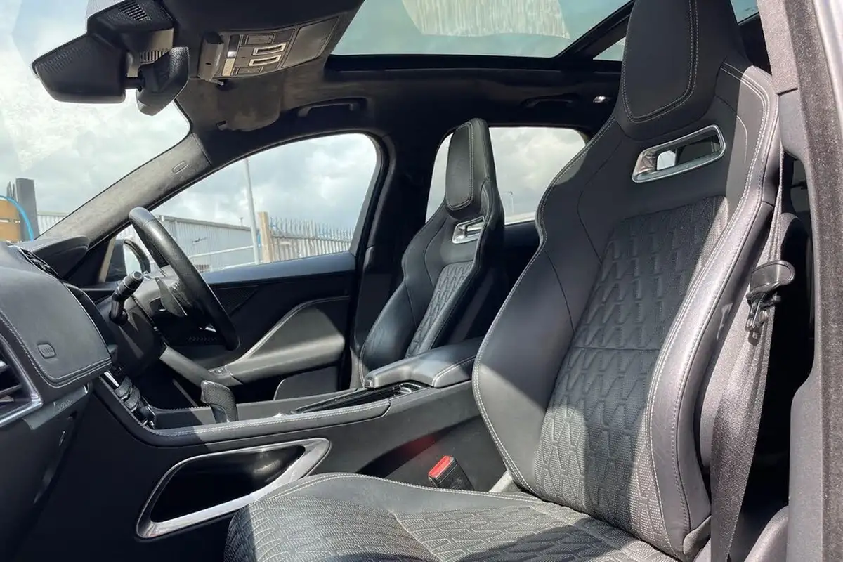 2019-jaguar-f-pace-50-v8-sc-svr-big-29