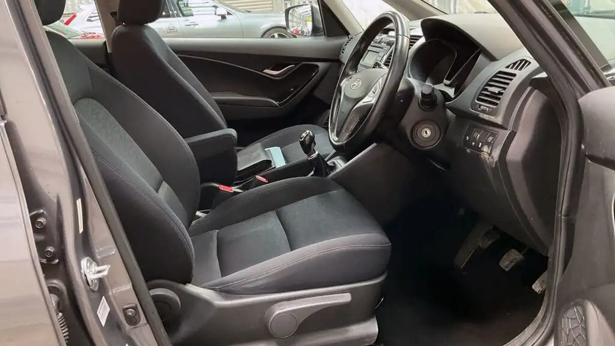 2014-hyundai-ix20-14-active-90ps-big-6