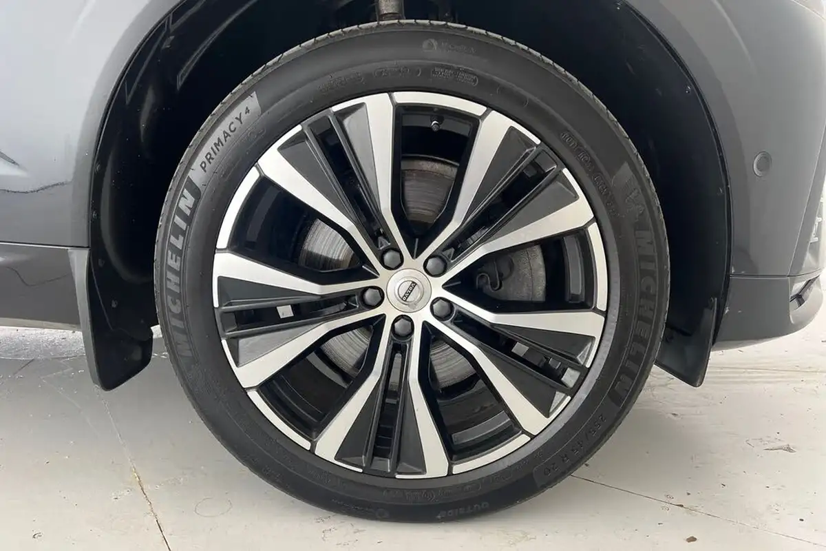 2022-volvo-xc60-20td-b4-plus-big-4