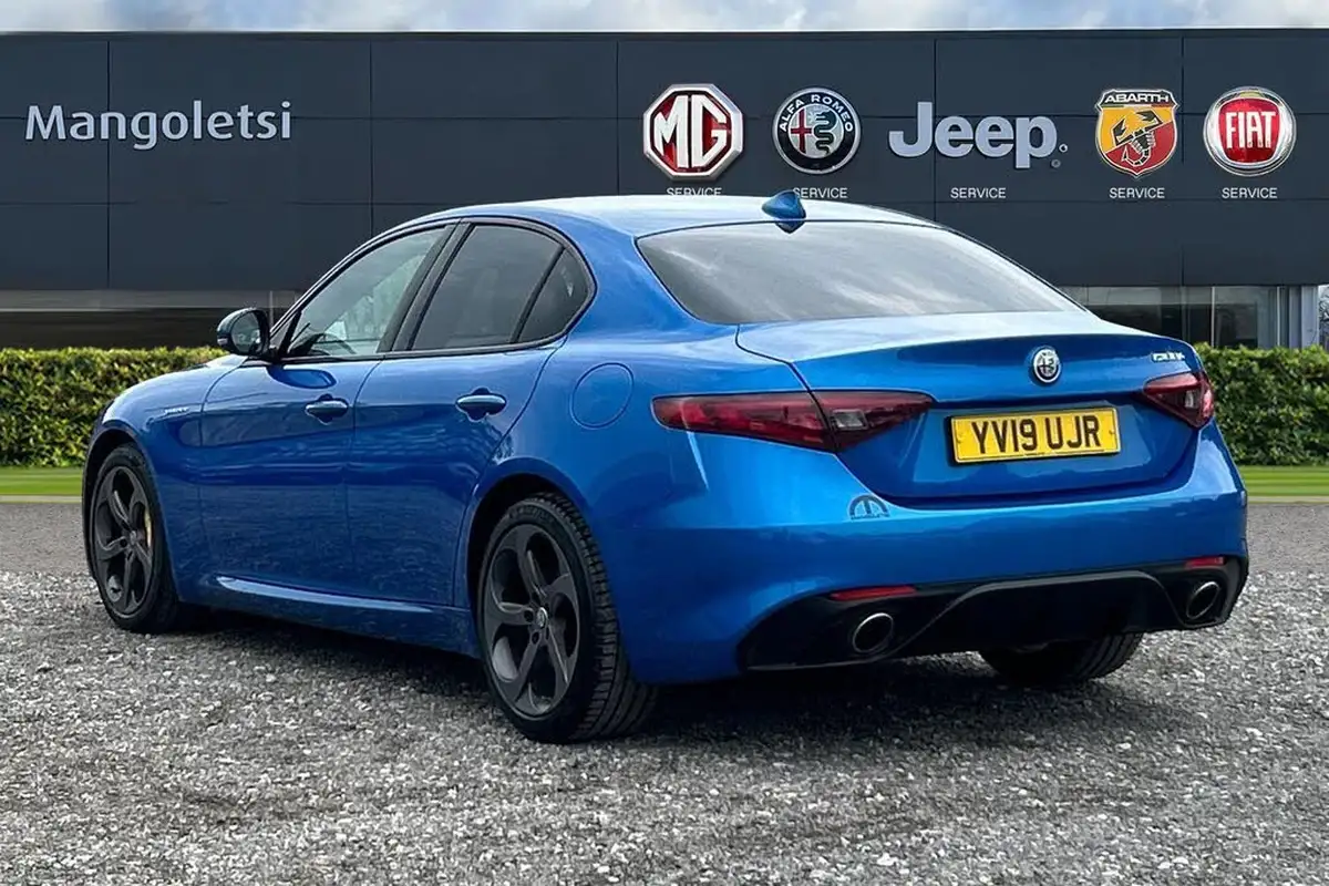 2019-alfa-romeo-giulia-20-veloce-big-2