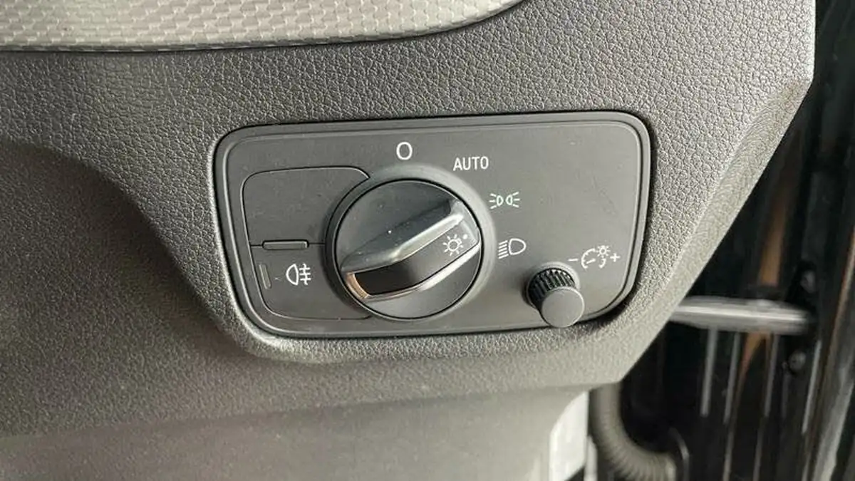 2022-audi-q2-10-30-tfsi-sport-big-19