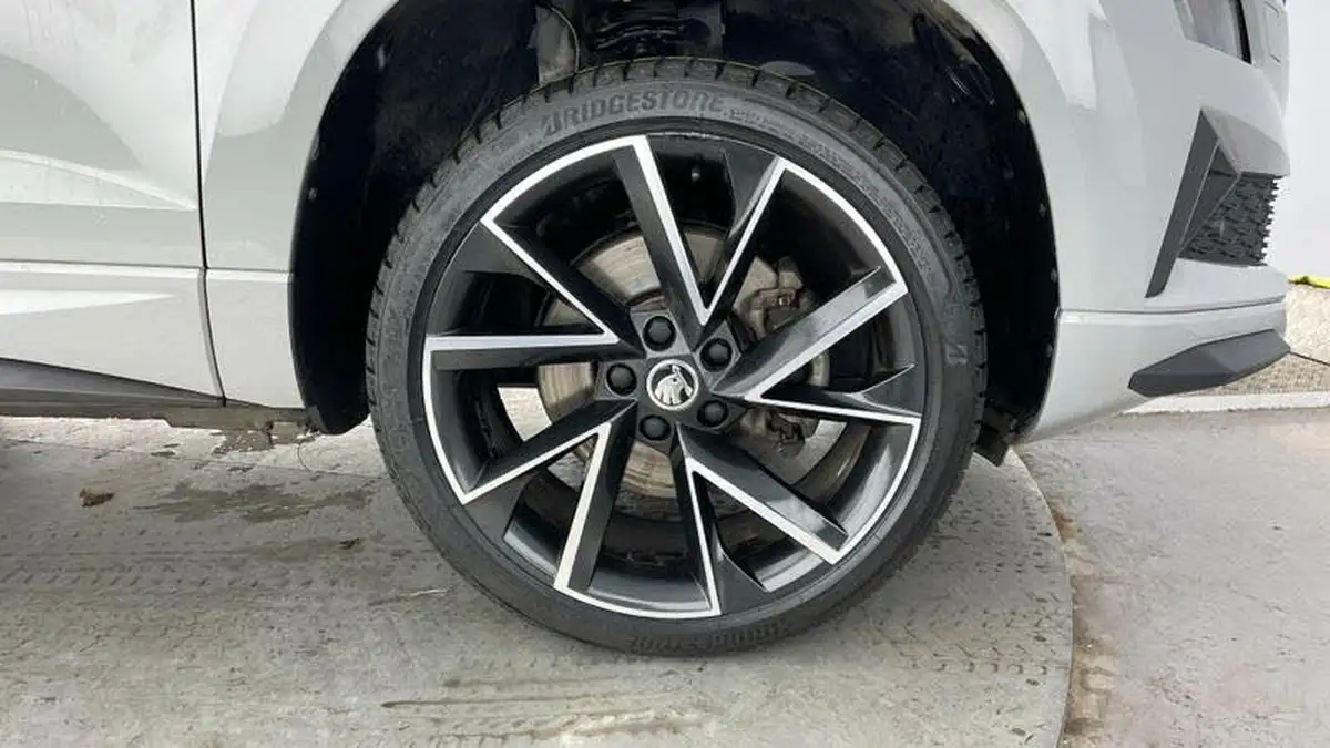 2023-skoda-karoq-15-tsi-sportline-dsg-big-4