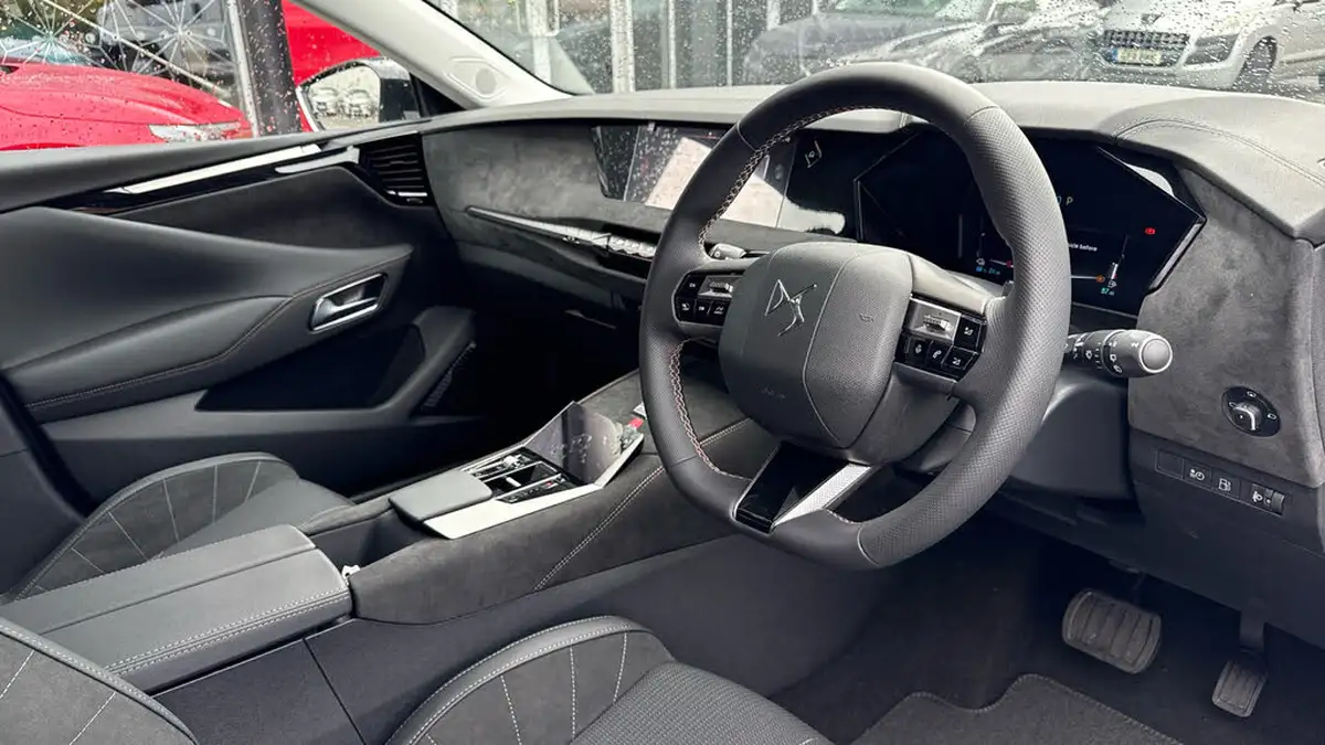 2024-ds-ds-4-e-tense-performance-line-nav-big-10