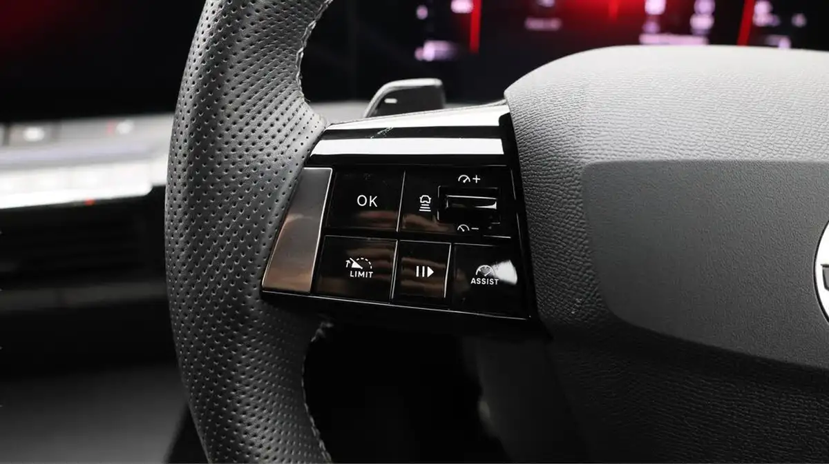 2023-vauxhall-astra-12-turbo-gs-hatchback-auto-big-23