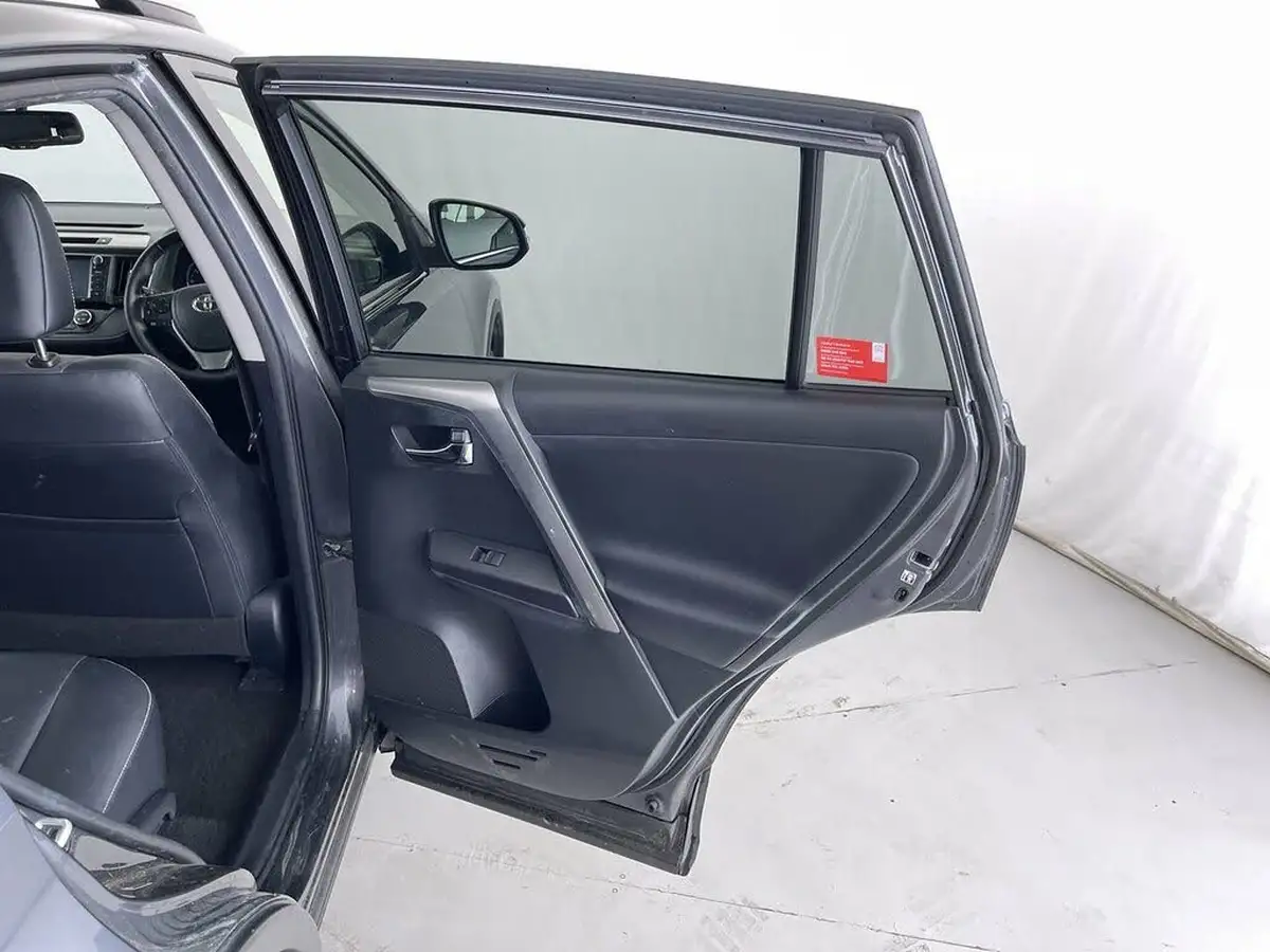 2016-toyota-rav4-20d-4d-excel-big-29