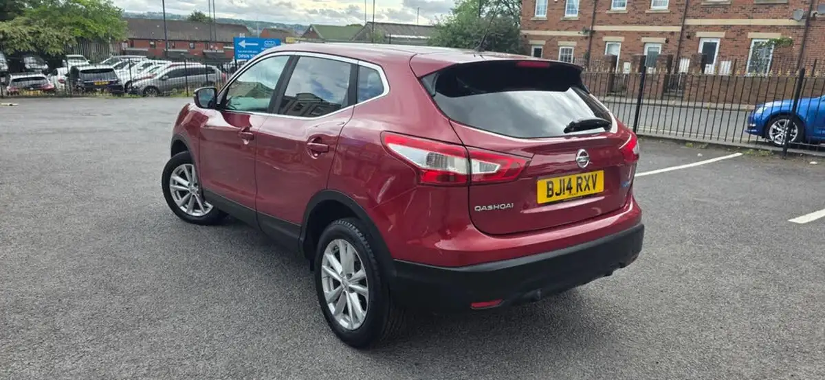 2014-nissan-qashqai-15dci-acenta-premium-big-5