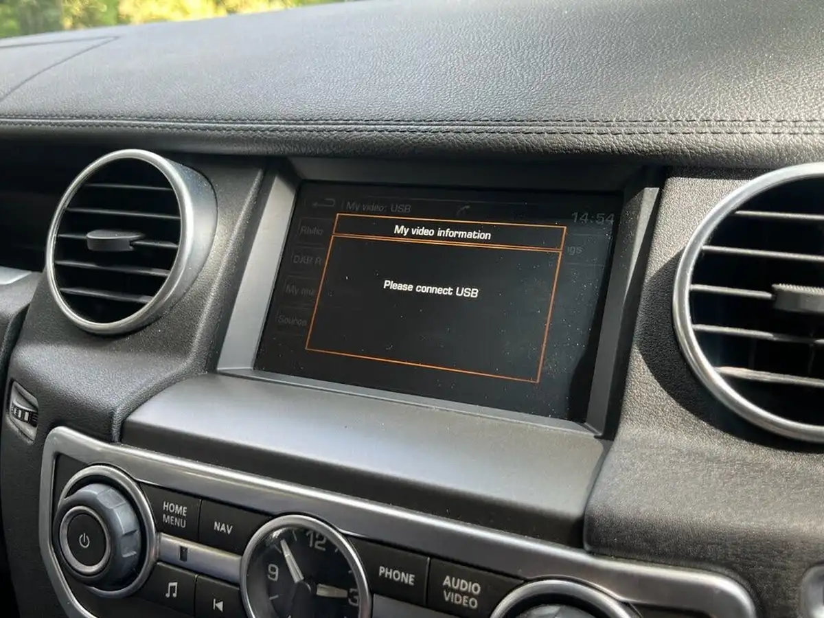 2015-land-rover-discovery-4-30td-se-tech-big-27