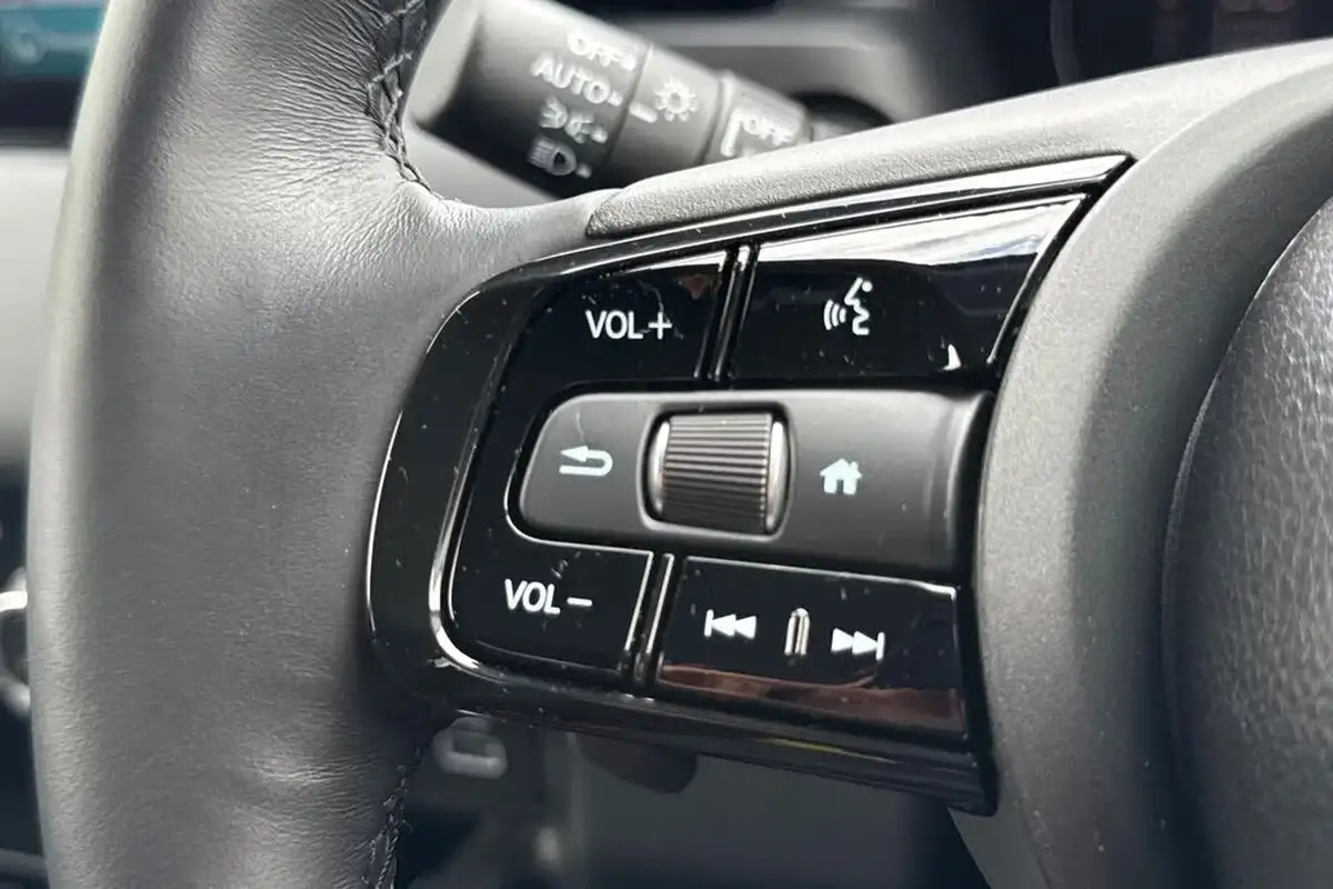 2025-honda-hr-v-15-i-mmd-advance-big-39