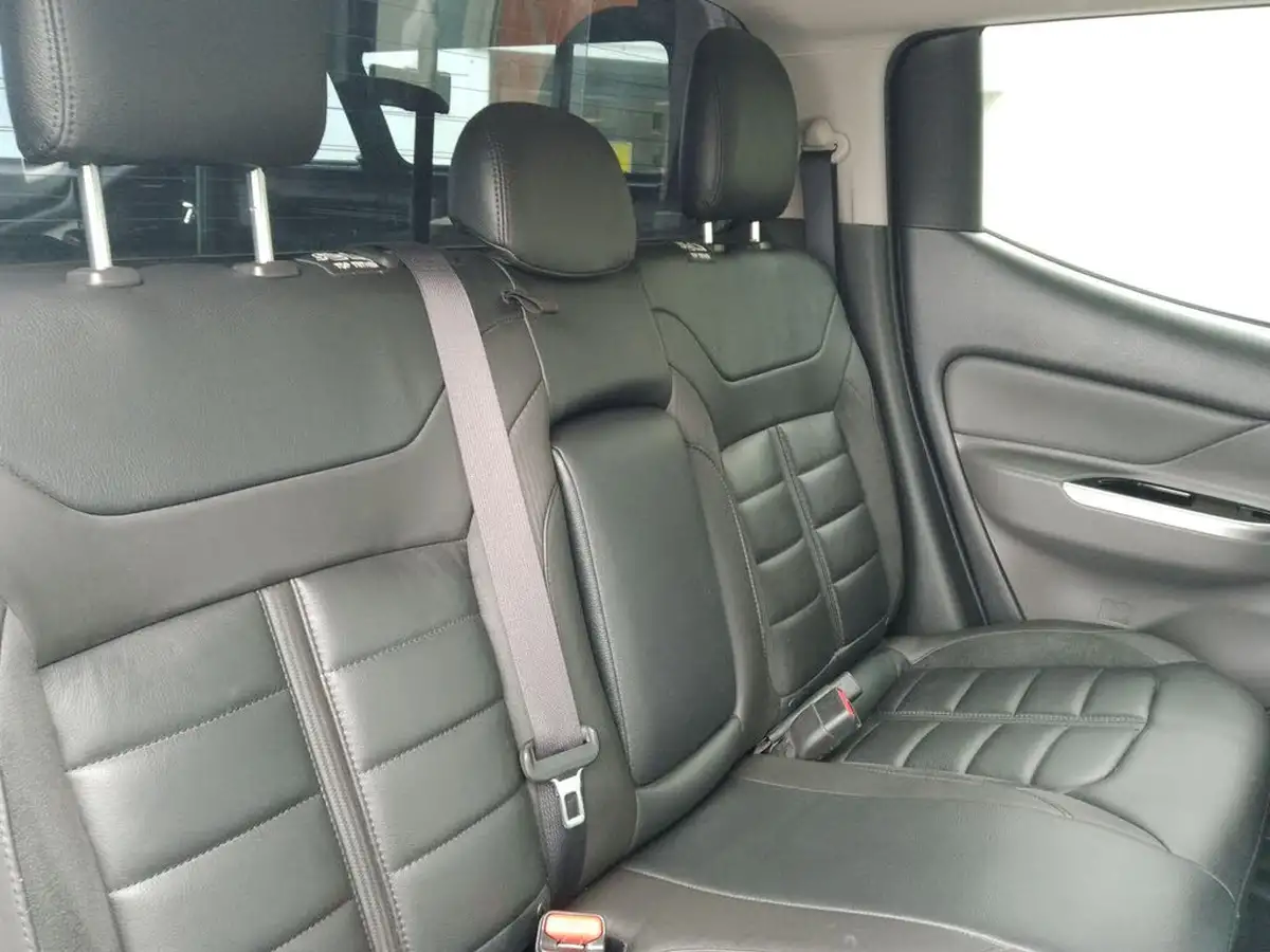 2019-mitsubishi-l200-24di-d-barbarian-black-hardtop-auto-big-34
