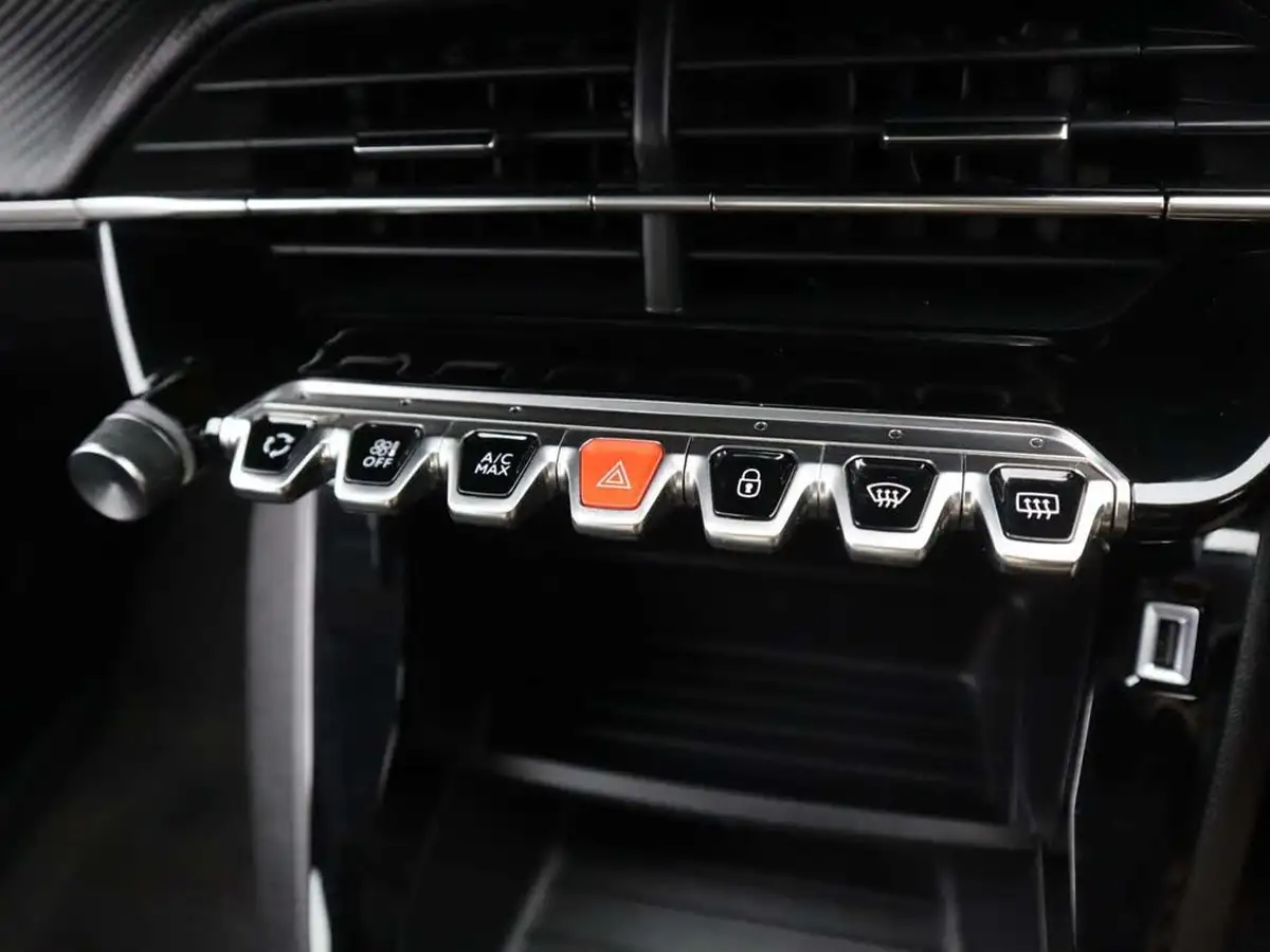 2022-peugeot-2008-suv-12-puretech-active-premium-big-28