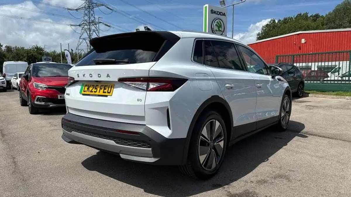 2025-skoda-elroq-e-edition-60-big-10