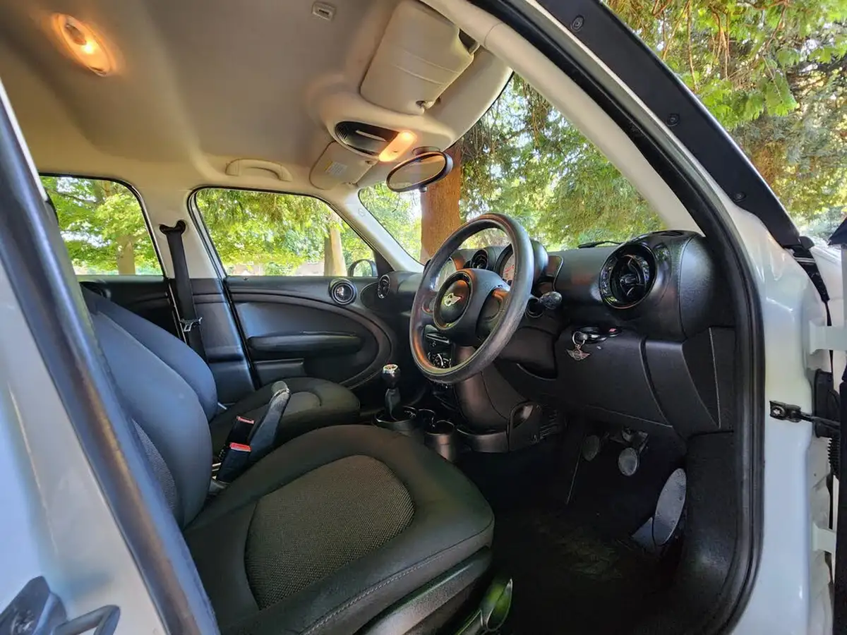 2013-mini-countryman-16-cooper-pepper-big-7