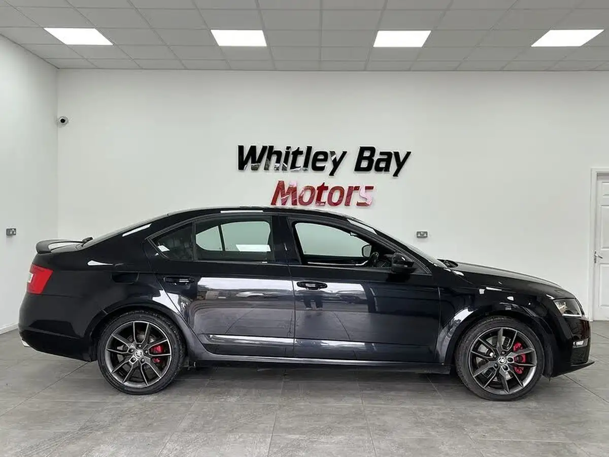 2015-skoda-octavia-20tdi-vrs-hatchback-big-1