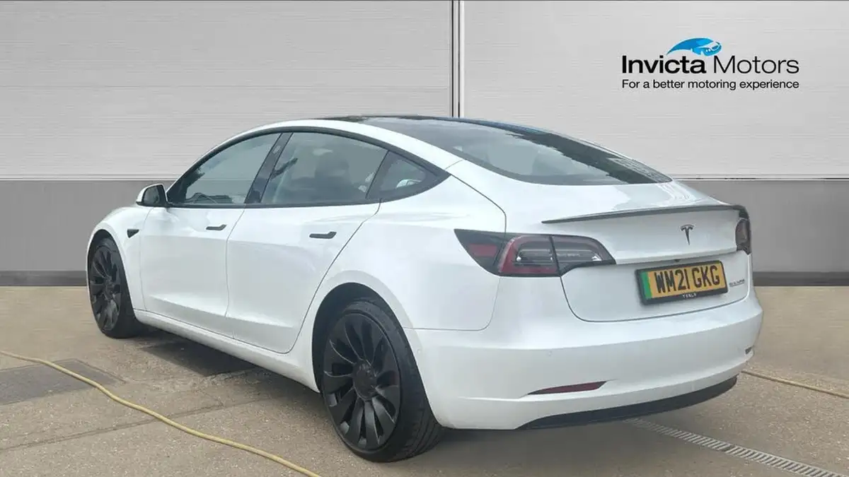 2021-tesla-model-3-e-performance-4x4-big-4