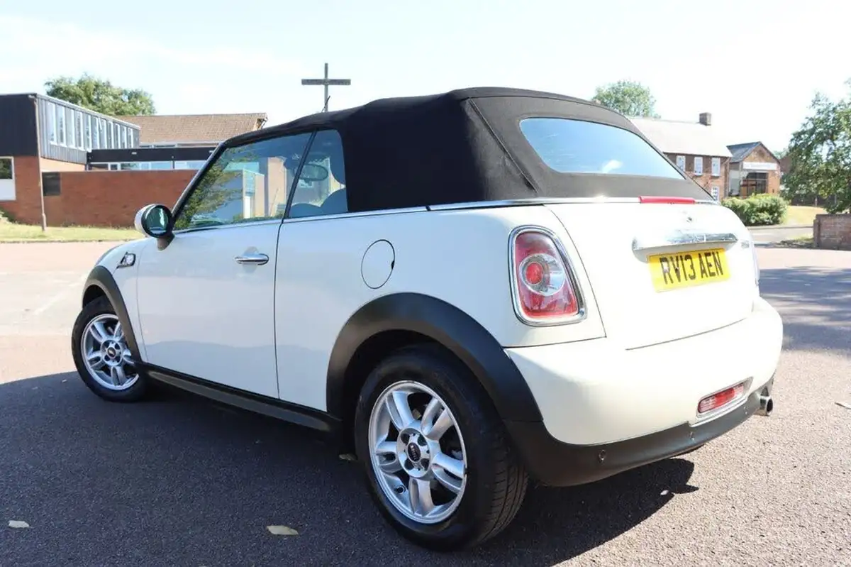 2013-mini-cooper-16-cooper-122bhp-convertible-2d-big-2