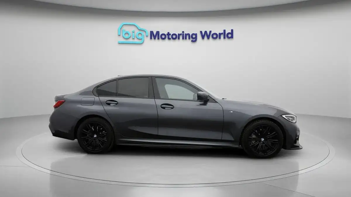 2020-bmw-3-series-20-330e-m-sport-saloon-4d-big-8
