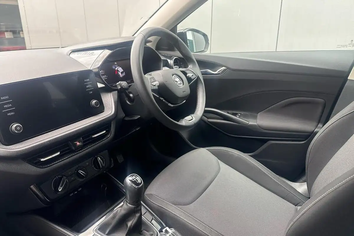 2023-skoda-fabia-10-mpi-colour-edition-big-1