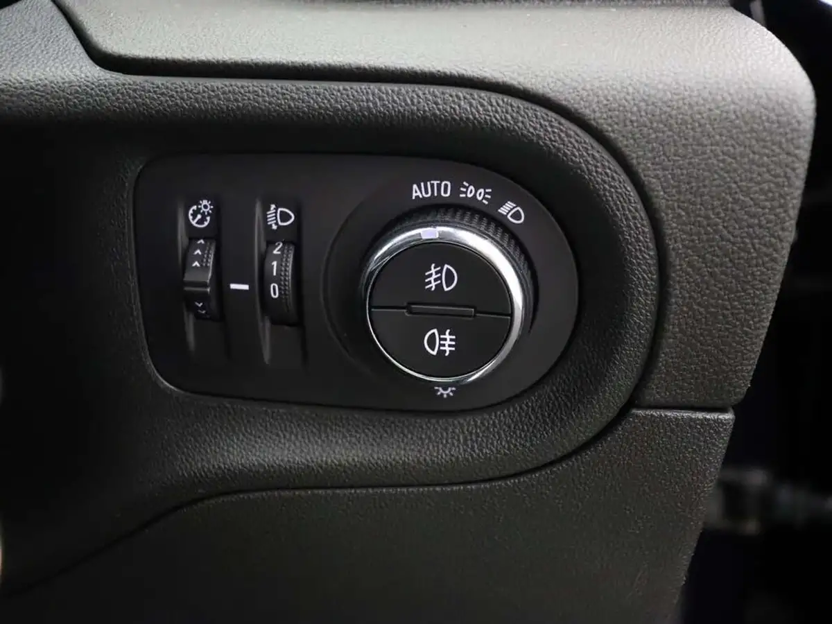 2019-vauxhall-grandland-x-12-tech-line-nav-auto-big-32