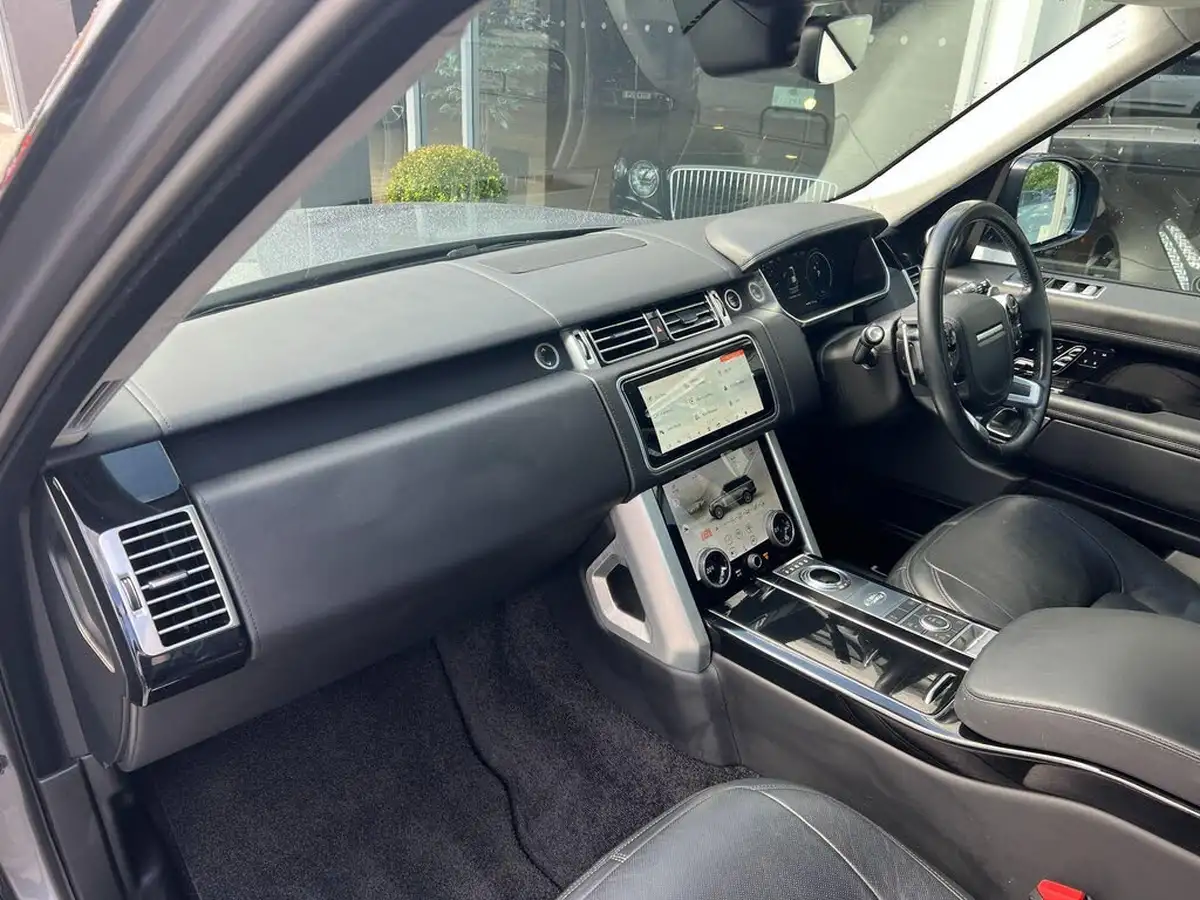 2021-land-rover-range-rover-20-p400e-autobiography-big-12