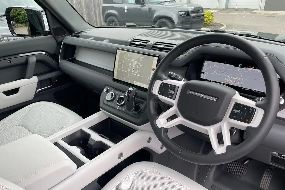 2024-land-rover-90-defender-30-d350-x-dynamic-hse-big-42